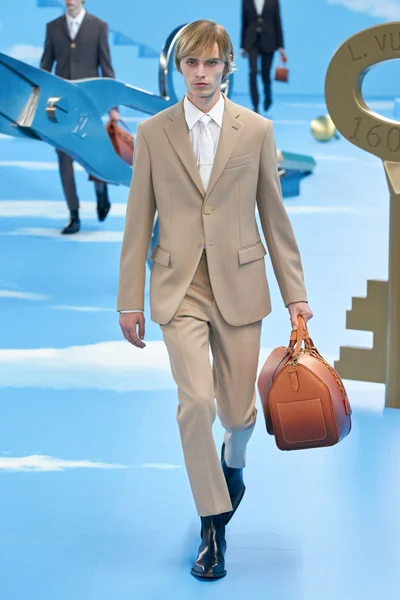 Look 1